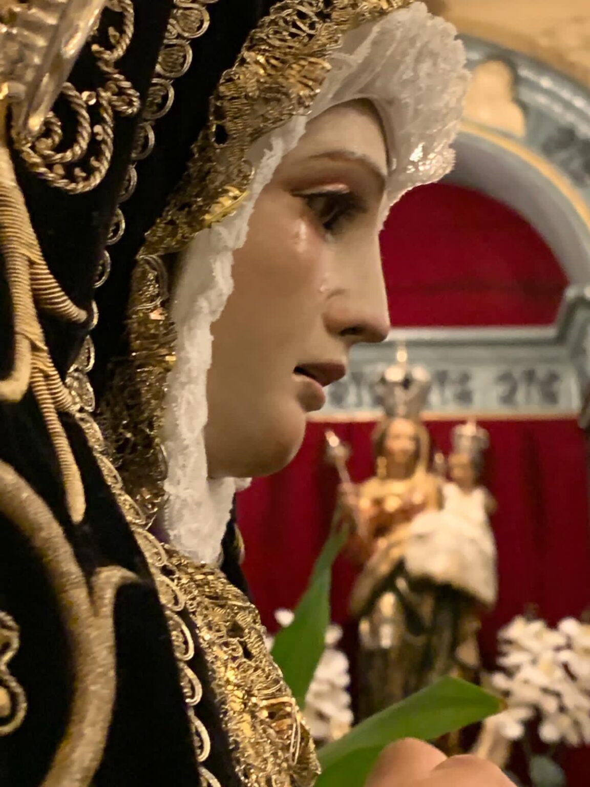 Nuevo tocado para la Virgen de los Dolores, de El Fargue GRANADA COFRADE