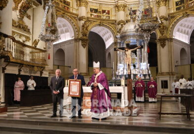 El pregonero de la Semana Santa recibió en la Catedral su nombramiento arzobispal