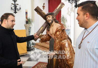 Satisfacción en los hermanos de la cofradía del Trabajo tras la restauración a la que lo ha sometido Juan Manuel Pérez.