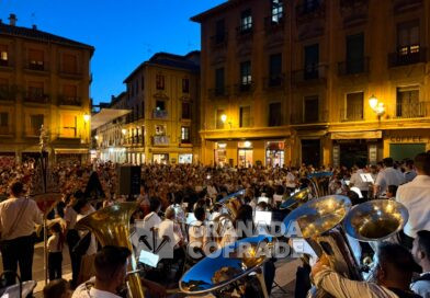 Éxito musical y de participación en el concierto nocturno de ayer del Centenario de la Federación de Cofradías