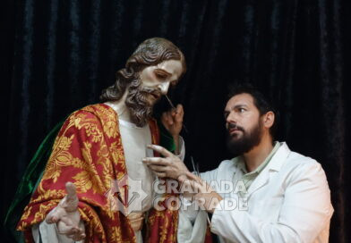 MOTRIL: Ángel Asenjo entrega la última talla y bendecida del paso de misterio de la Santa Cena